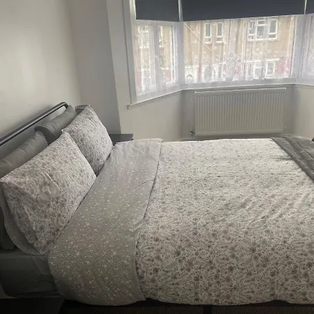 Hameway House- Stunning 4 Bedroom House With A Spacious Kitchen Londres Extérieur photo